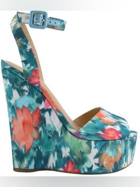 Guess Taraji‎ Patent Peek A Boo Platform Sandals Size 7